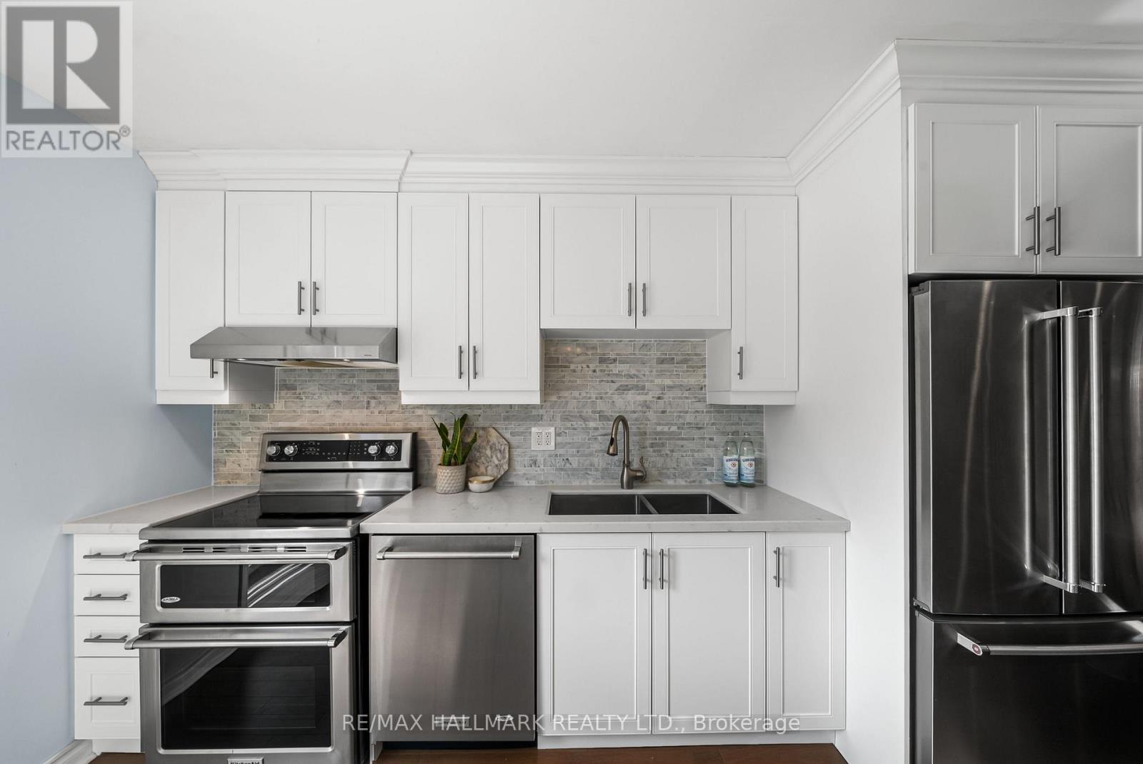 64 Sylvan Valley Way, Toronto, Ontario  M5M 4M3 - Photo 12 - C12799730