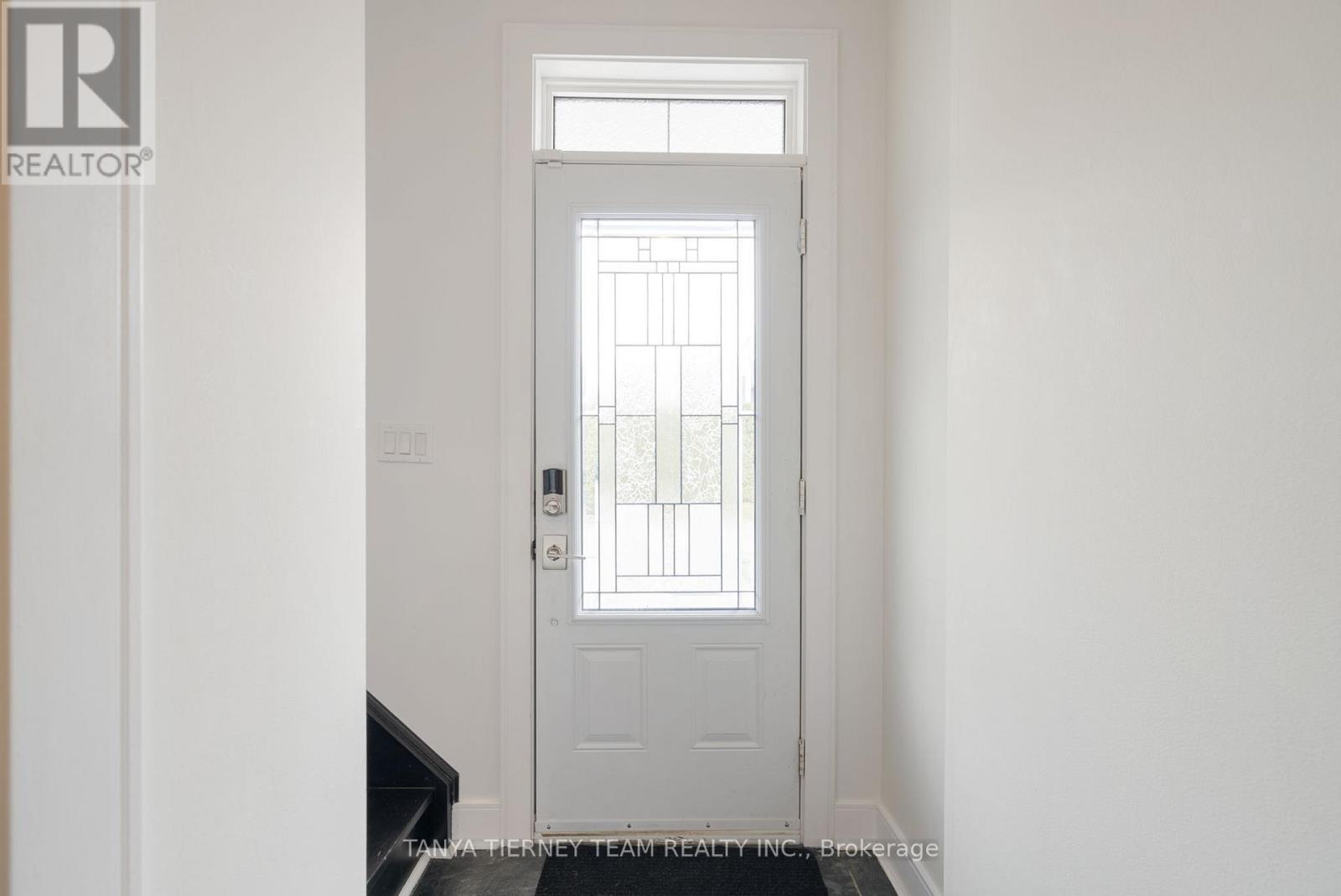 1 Centre Street W, Whitby (Brooklin), Ontario  L1M 1C1 - Photo 6 - E12799704