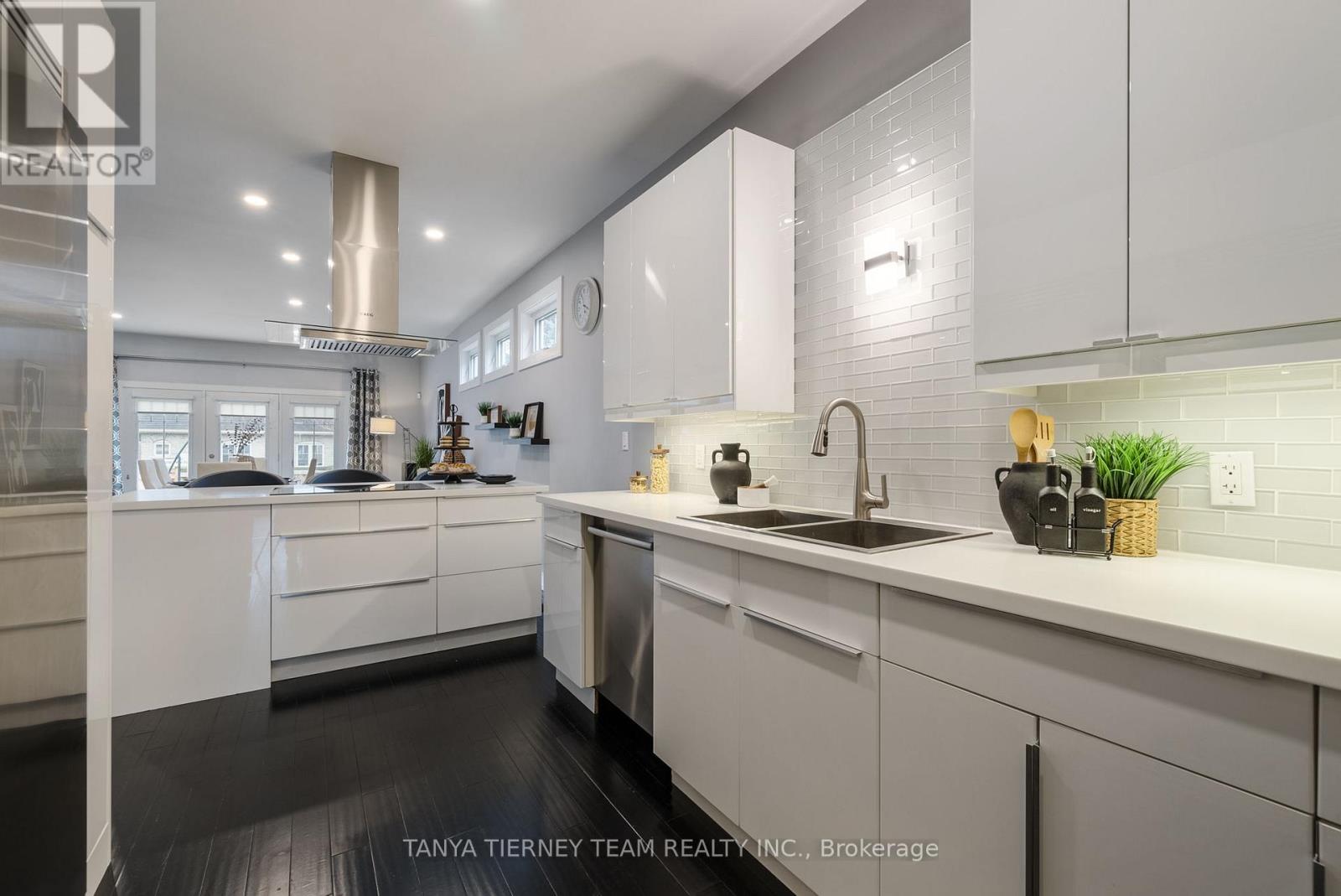 1 Centre Street W, Whitby (Brooklin), Ontario  L1M 1C1 - Photo 7 - E12799704