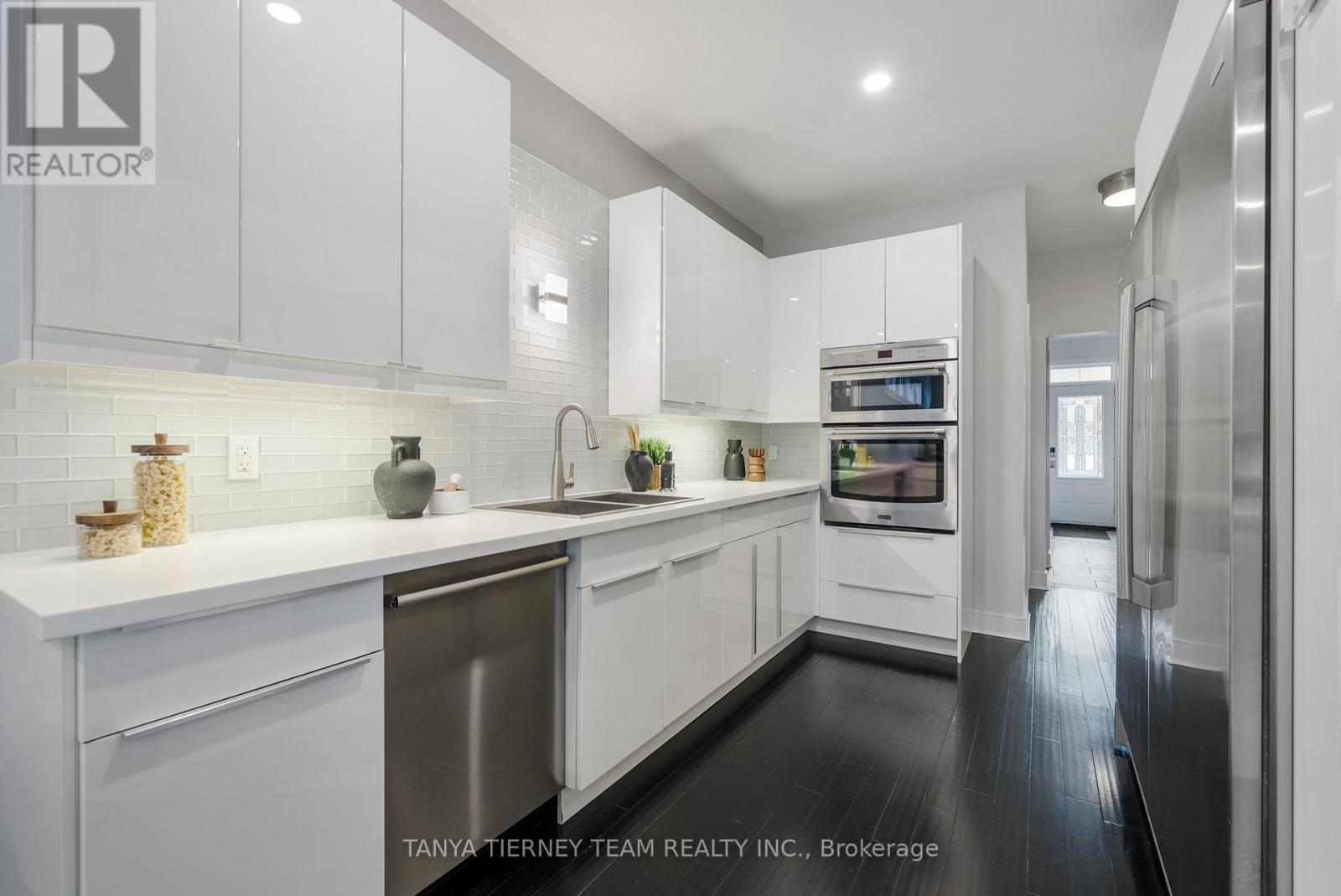 1 Centre Street W, Whitby (Brooklin), Ontario  L1M 1C1 - Photo 8 - E12799704