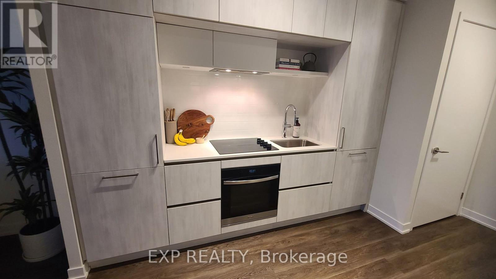 610 - 6 David Eyer Road, Richmond Hill, Ontario  L4S 1M4 - Photo 13 - N12799708