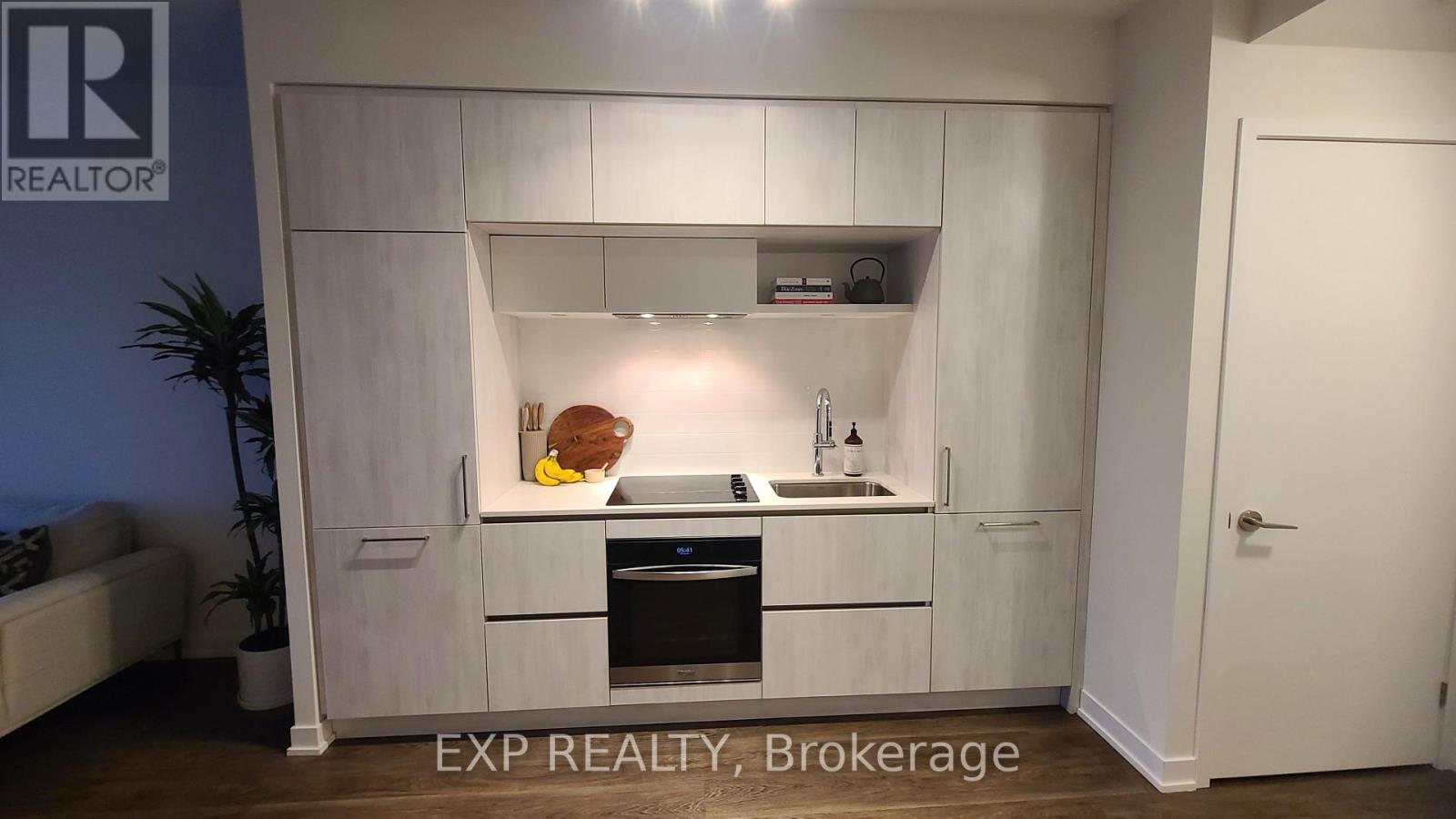 610 - 6 David Eyer Road, Richmond Hill, Ontario  L4S 1M4 - Photo 14 - N12799708