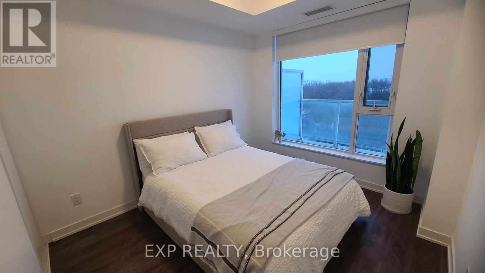 610 - 6 David Eyer Road, Richmond Hill, Ontario  L4S 1M4 - Photo 7 - N12799708