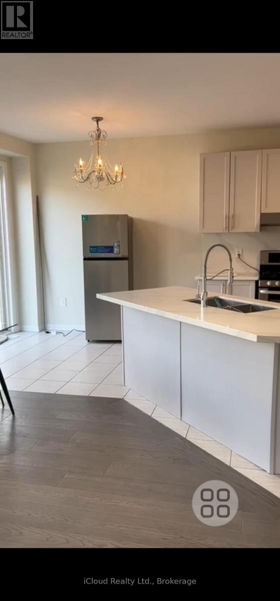 472 Carbert Crescent, Milton, Ontario  L9T 8H8 - Photo 4 - W12799660