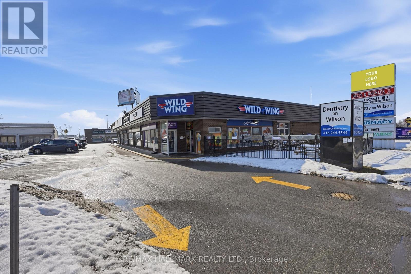 40 Beverly Hills Drive, Toronto, Ontario  M3L 1A1 - Photo 4 - W12799664