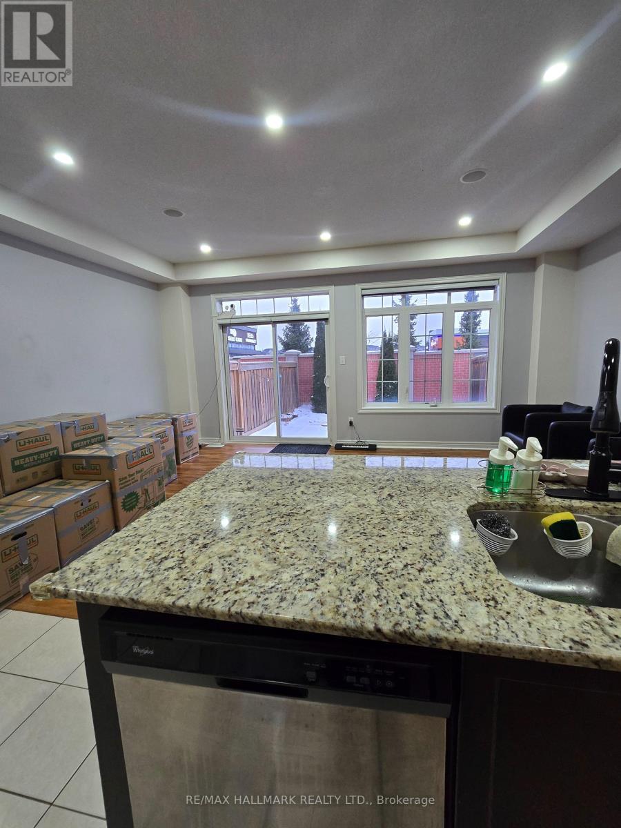 32 Kempenfelt Trail, Brampton (Northwest Brampton), Ontario  L7A 0Z6 - Photo 16 - W12799668