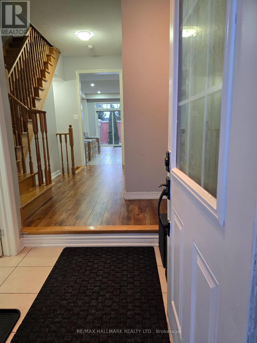 32 Kempenfelt Trail, Brampton (Northwest Brampton), Ontario  L7A 0Z6 - Photo 3 - W12799668