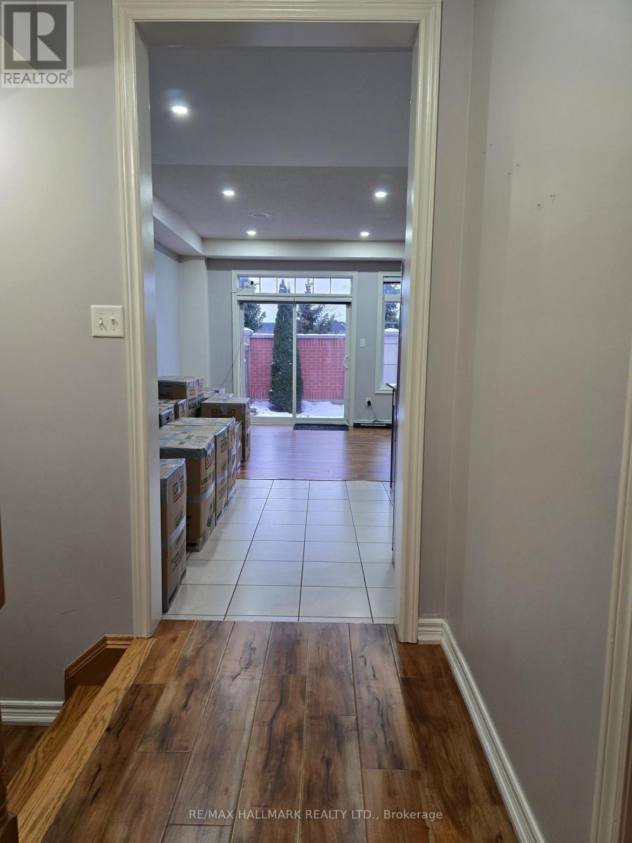 32 Kempenfelt Trail, Brampton (Northwest Brampton), Ontario  L7A 0Z6 - Photo 4 - W12799668