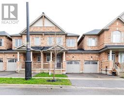 32 KEMPENFELT TRAIL, Brampton, Ontario