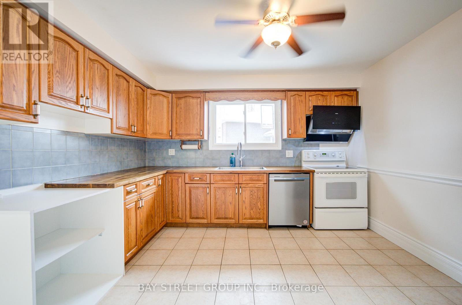 2207 Sunnyvale Drive, Oakville, Ontario  L6L 1W6 - Photo 16 - W12799682