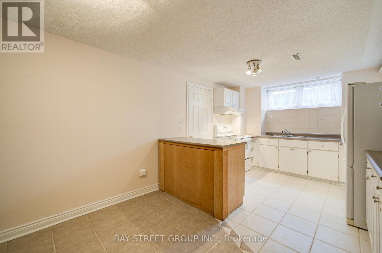 2207 Sunnyvale Drive, Oakville, Ontario  L6L 1W6 - Photo 40 - W12799682