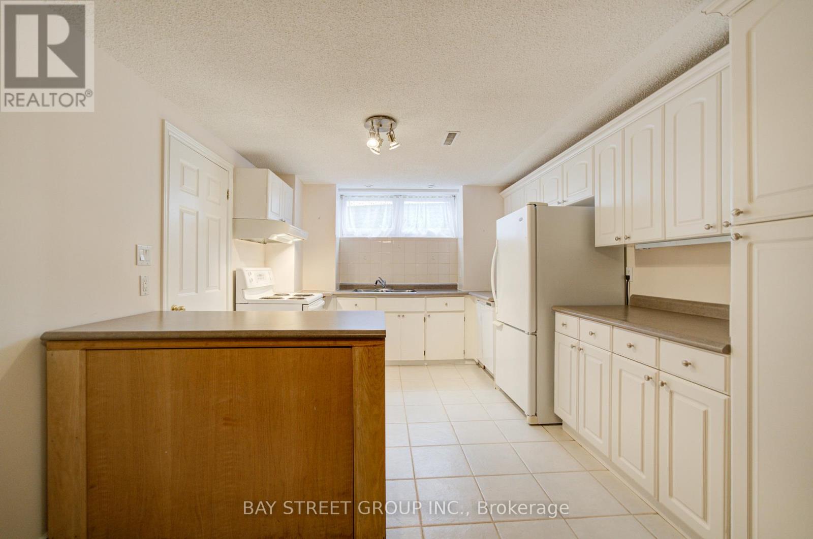 2207 Sunnyvale Drive, Oakville, Ontario  L6L 1W6 - Photo 43 - W12799682