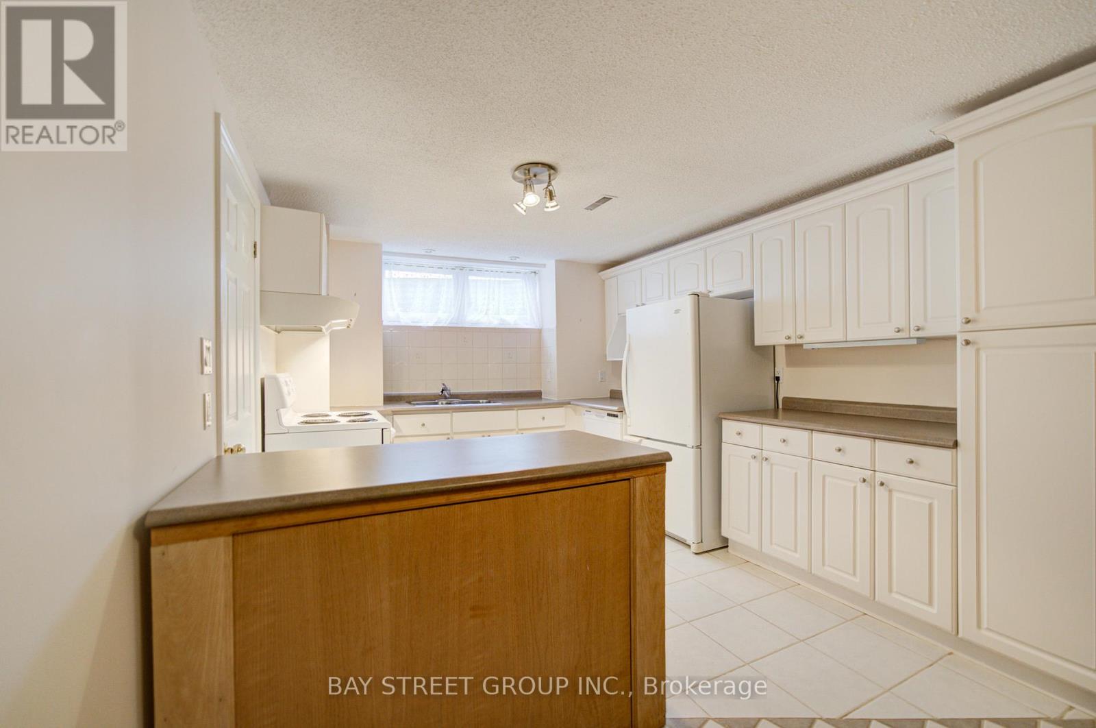 2207 Sunnyvale Drive, Oakville, Ontario  L6L 1W6 - Photo 44 - W12799682