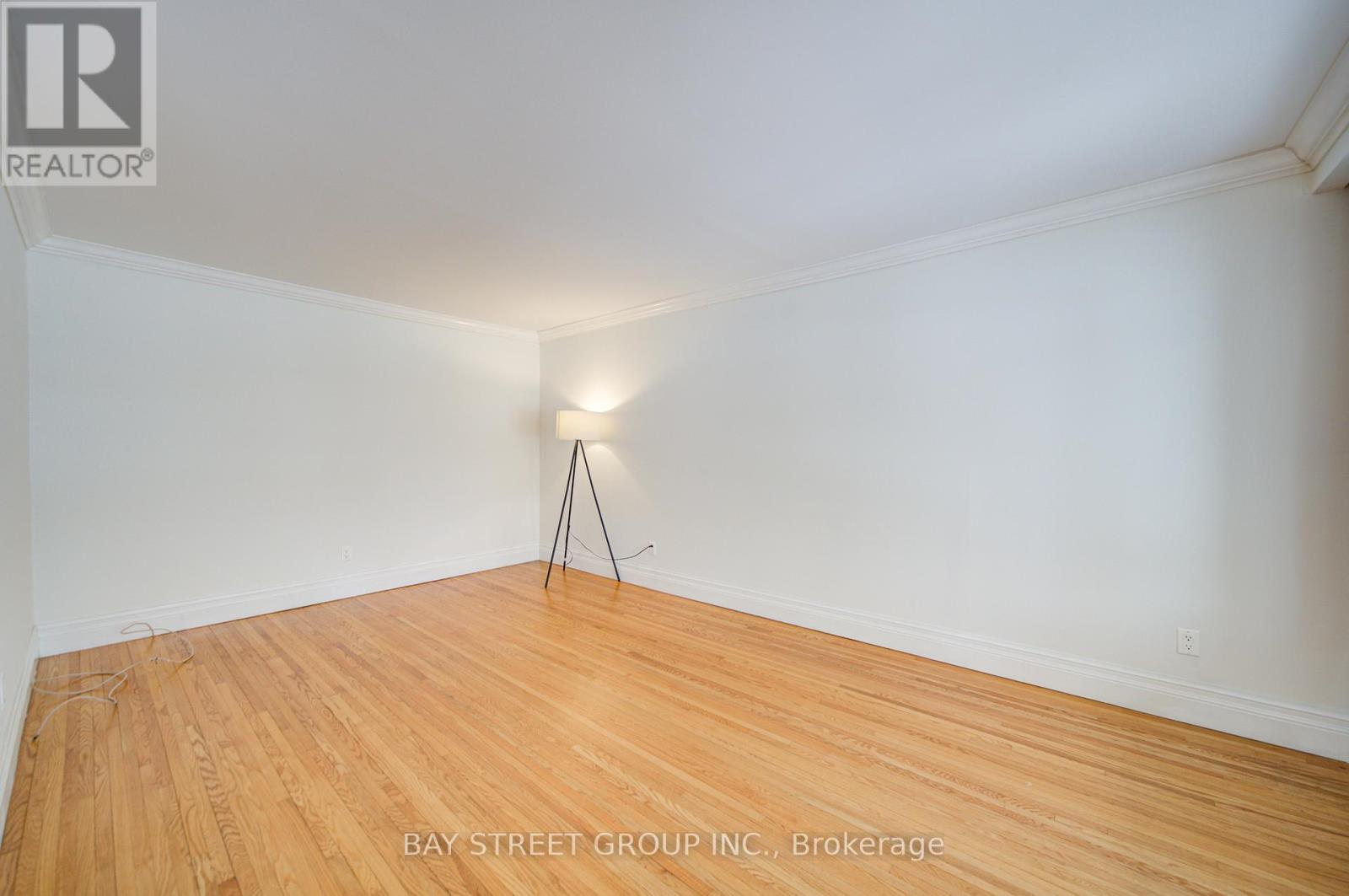 2207 Sunnyvale Drive, Oakville, Ontario  L6L 1W6 - Photo 8 - W12799682