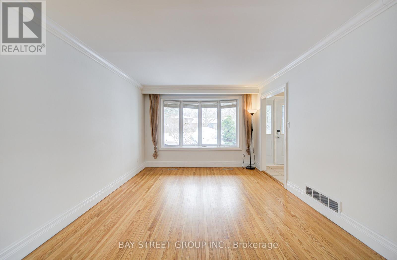 2207 Sunnyvale Drive, Oakville, Ontario  L6L 1W6 - Photo 9 - W12799682