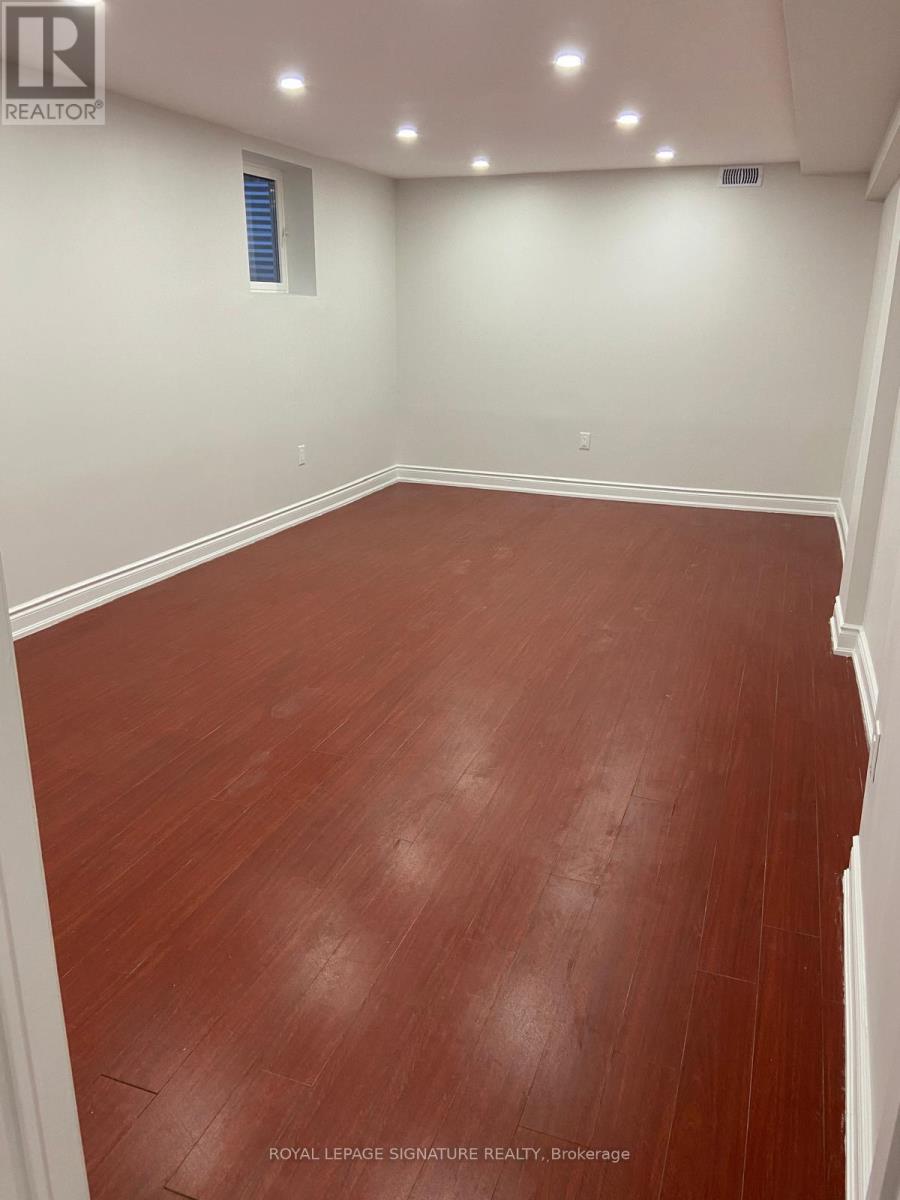 3163 Galbraith Drive, Mississauga, Ontario  L5L 3Y9 - Photo 10 - W12799724