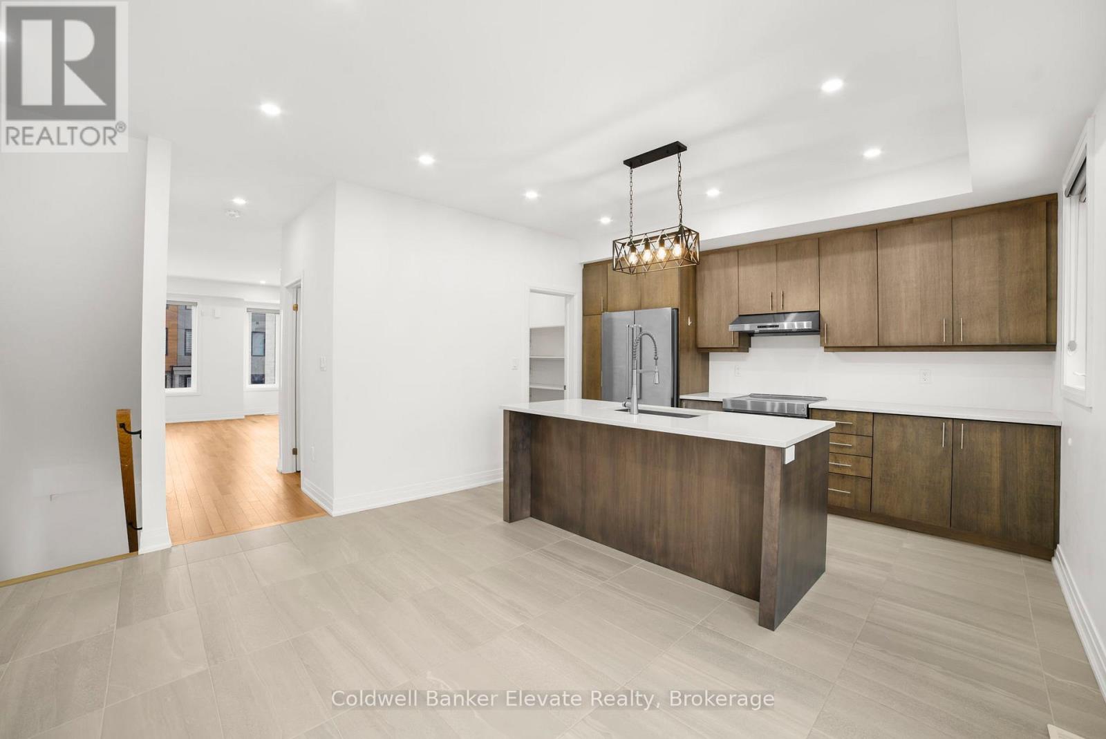 42 Windtree Way, Halton Hills, Ontario  L7G 0C4 - Photo 10 - W12799744