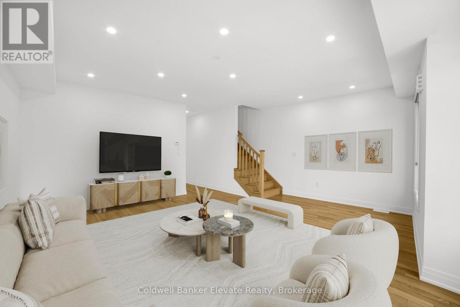 42 Windtree Way, Halton Hills, Ontario  L7G 0C4 - Photo 4 - W12799744