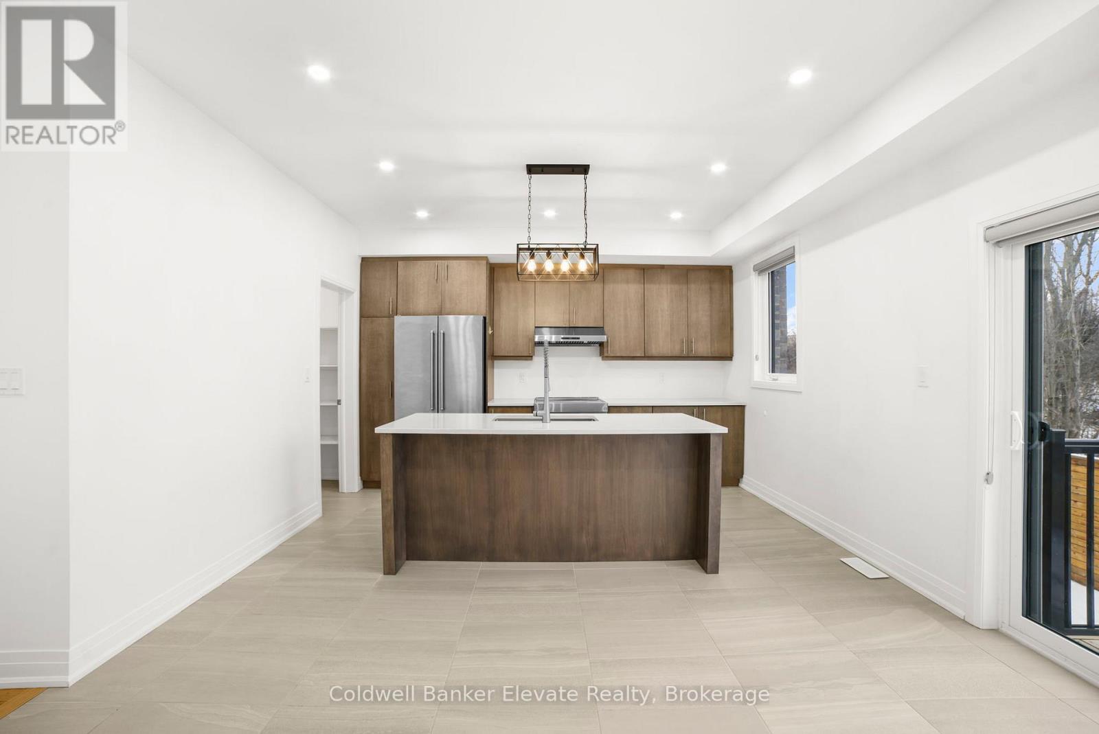 42 Windtree Way, Halton Hills, Ontario  L7G 0C4 - Photo 7 - W12799744