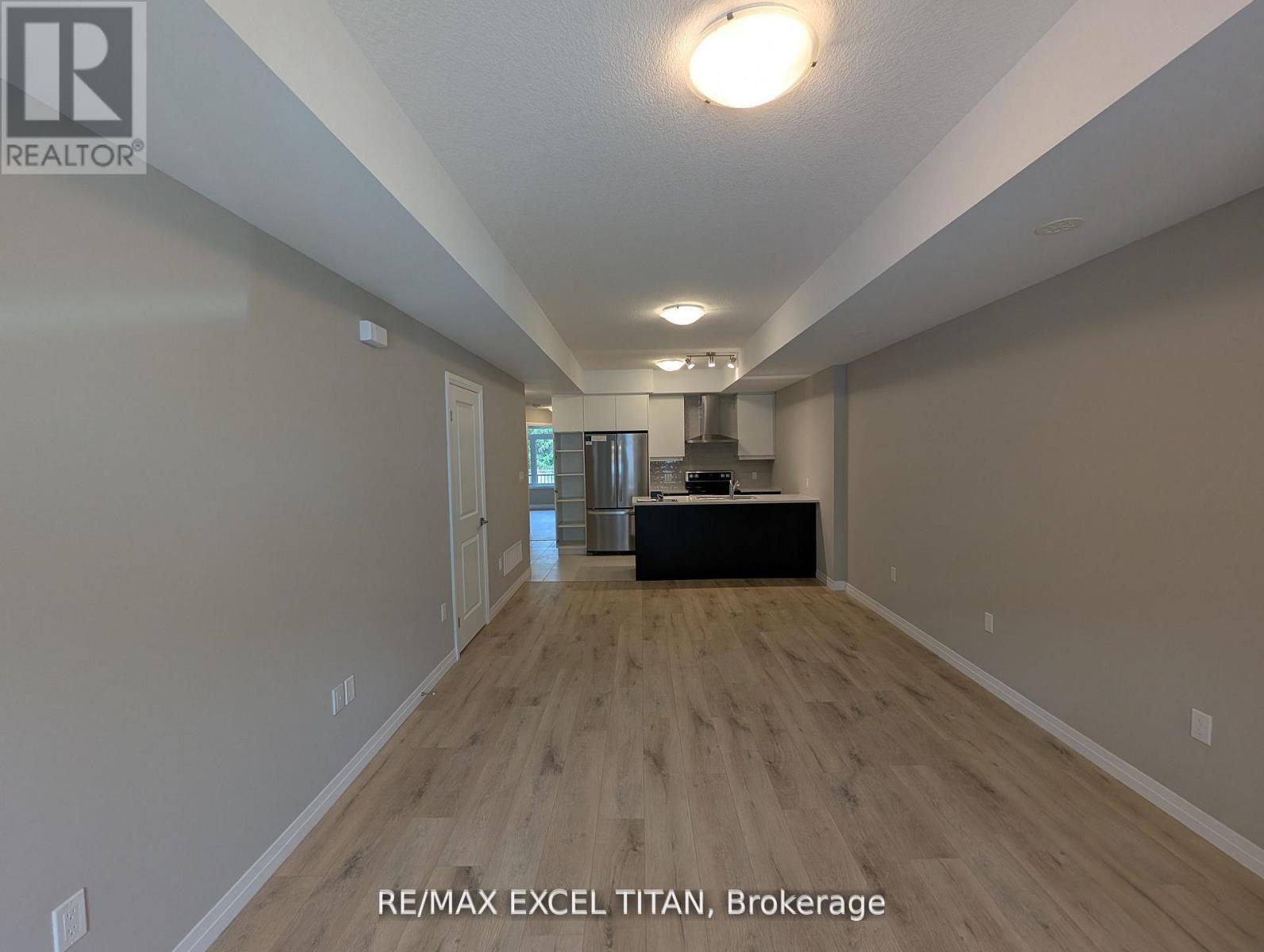 74 Thatcher Drive, Guelph, Ontario  N1L 1B3 - Photo 4 - X12799638