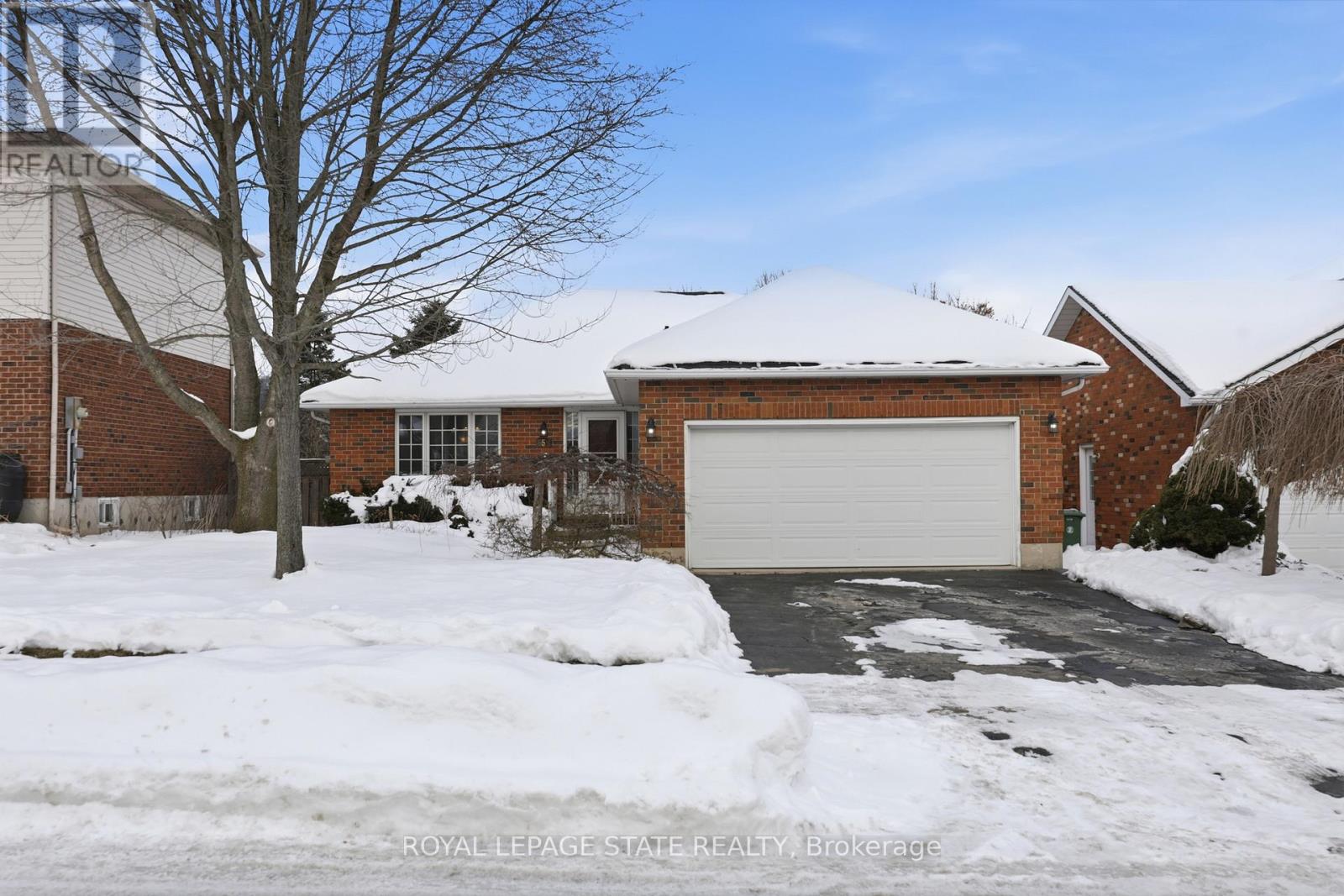 5 LININGTON TRAIL, Hamilton, Ontario