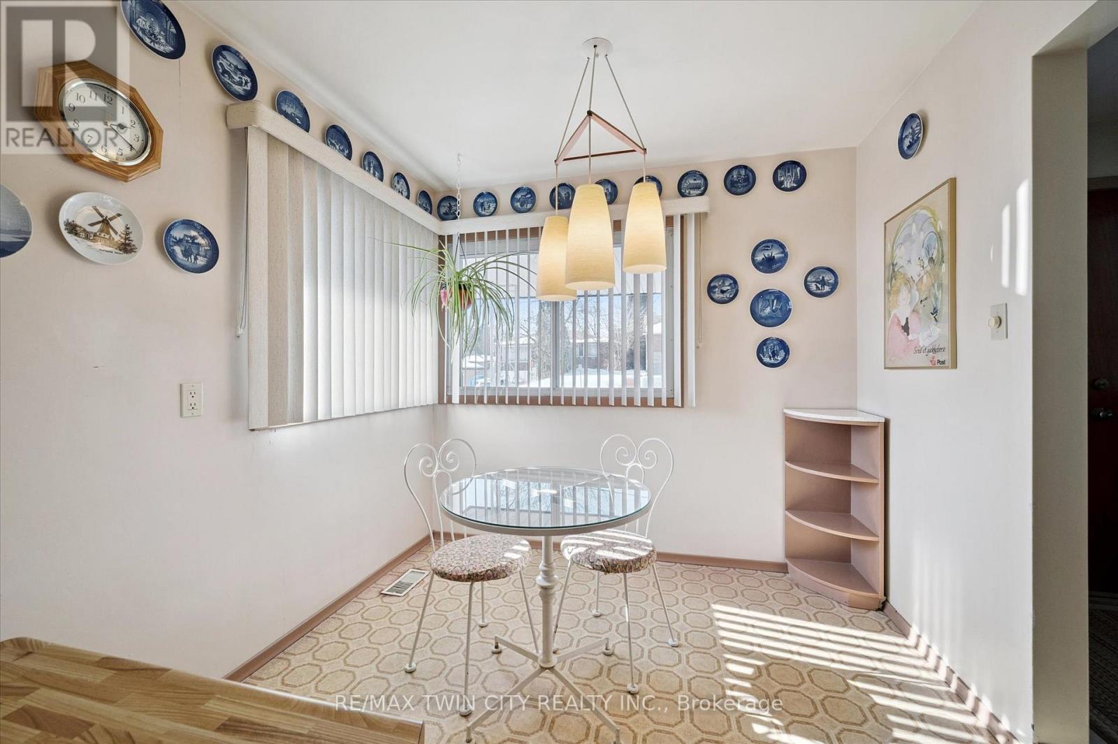 358 Southill Drive, Kitchener, Ontario  N2A 2R1 - Photo 13 - X12799772