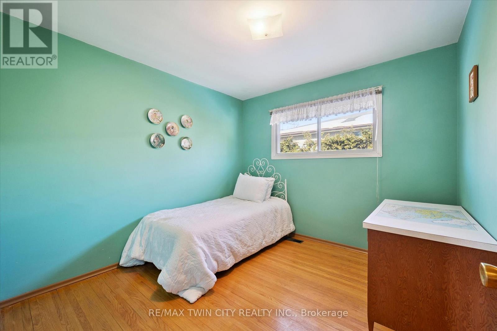 358 Southill Drive, Kitchener, Ontario  N2A 2R1 - Photo 14 - X12799772