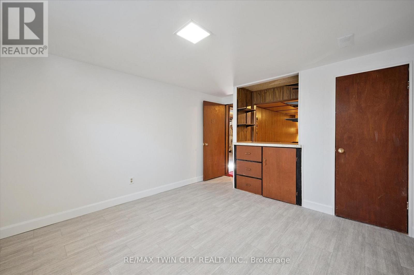 358 Southill Drive, Kitchener, Ontario  N2A 2R1 - Photo 24 - X12799772