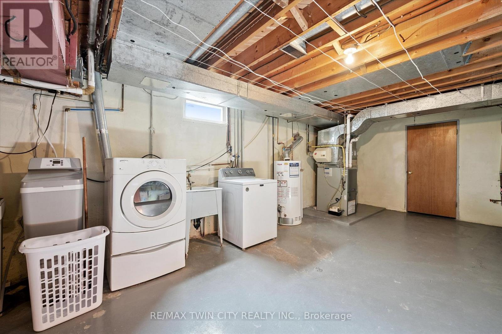 358 Southill Drive, Kitchener, Ontario  N2A 2R1 - Photo 25 - X12799772