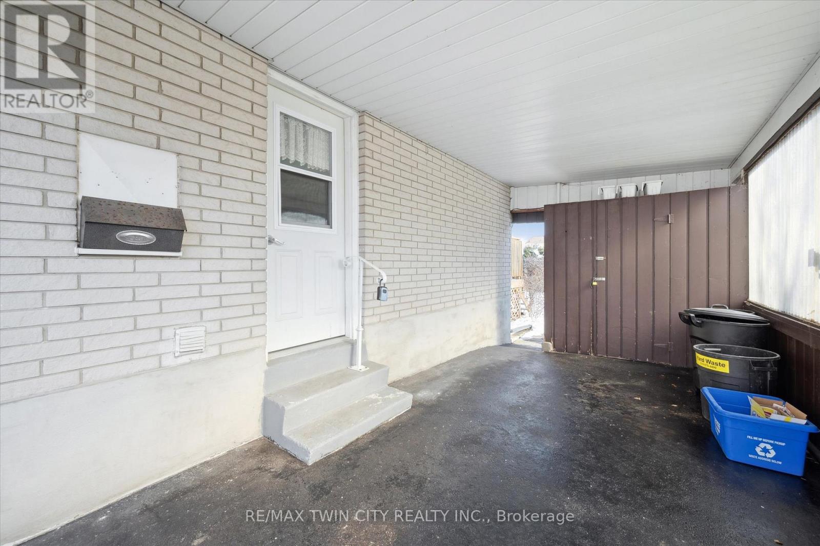 358 Southill Drive, Kitchener, Ontario  N2A 2R1 - Photo 27 - X12799772