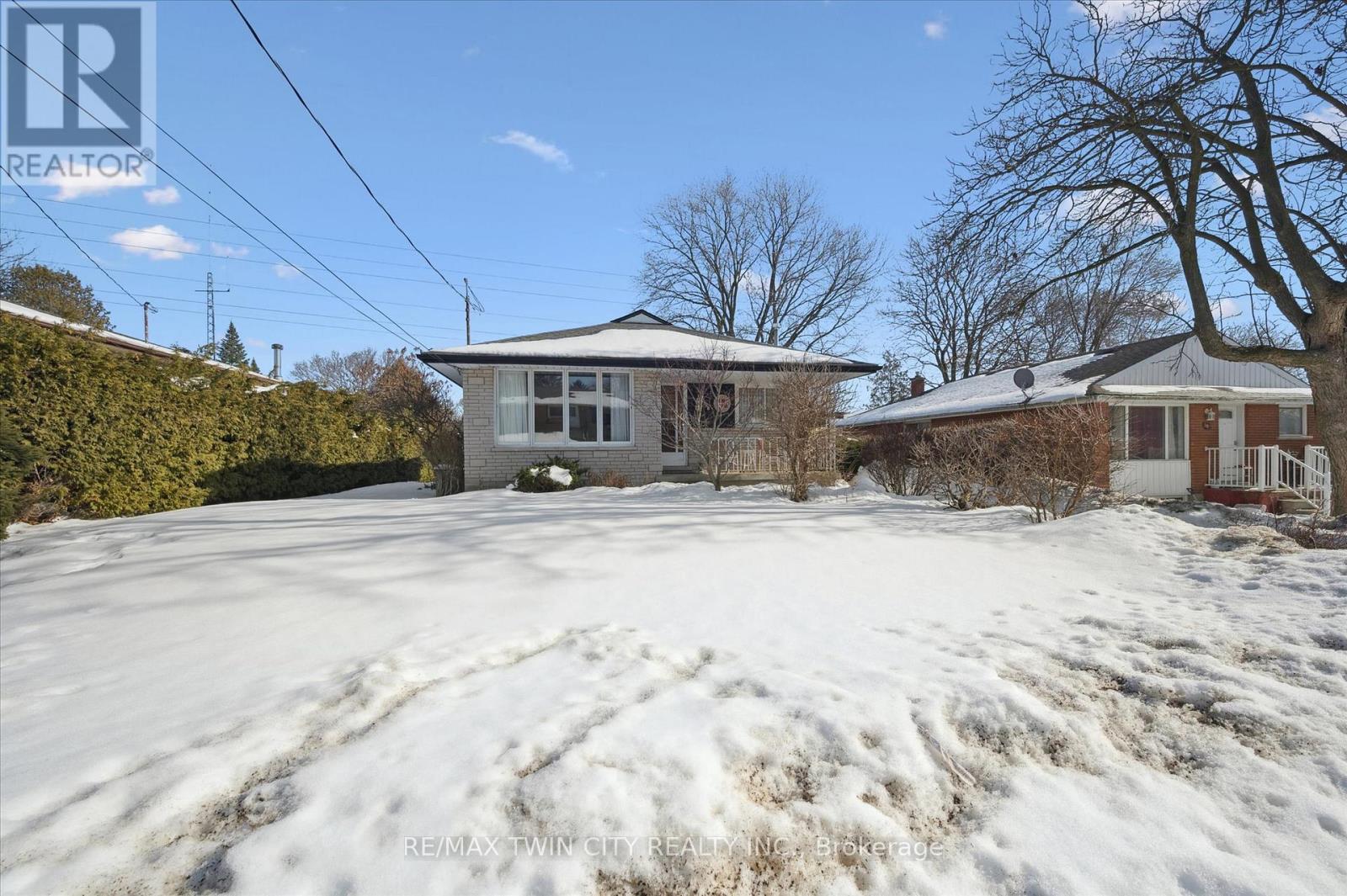 358 Southill Drive, Kitchener, Ontario  N2A 2R1 - Photo 3 - X12799772