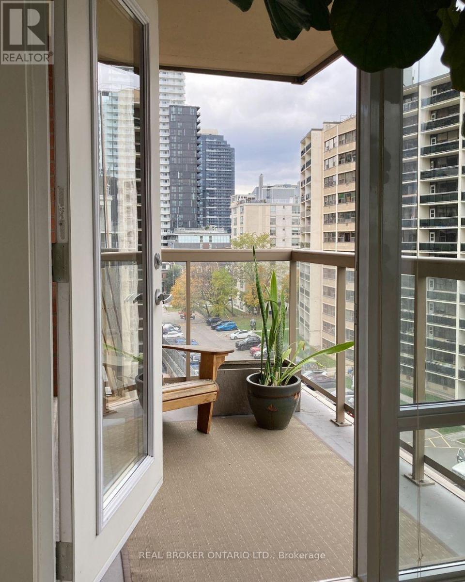 704 - 900 Mount Pleasant Road, Toronto, Ontario  M4P 3J9 - Photo 25 - C12798678