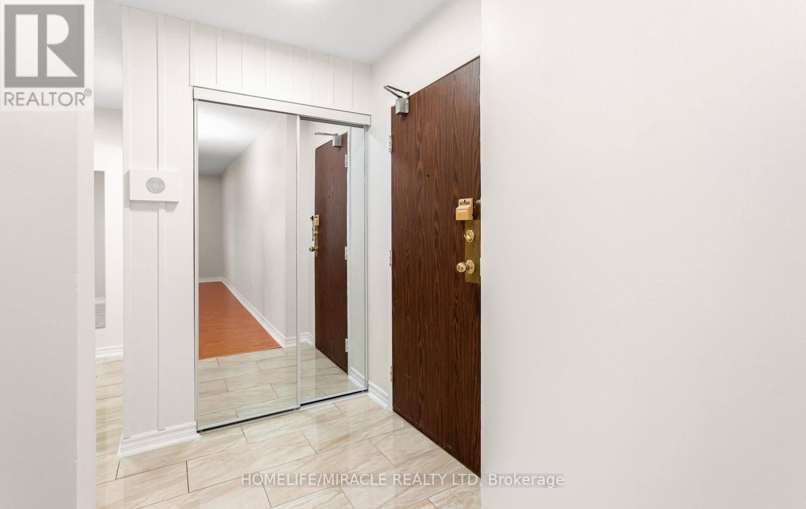 1102 - 15 Kensington Road, Brampton, Ontario  L6T 3W2 - Photo 7 - W12796696