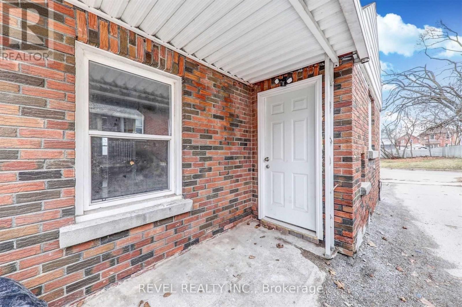 45 Fairbanks Street, Oshawa, Ontario  L1H 2L7 - Photo 16 - E12799866