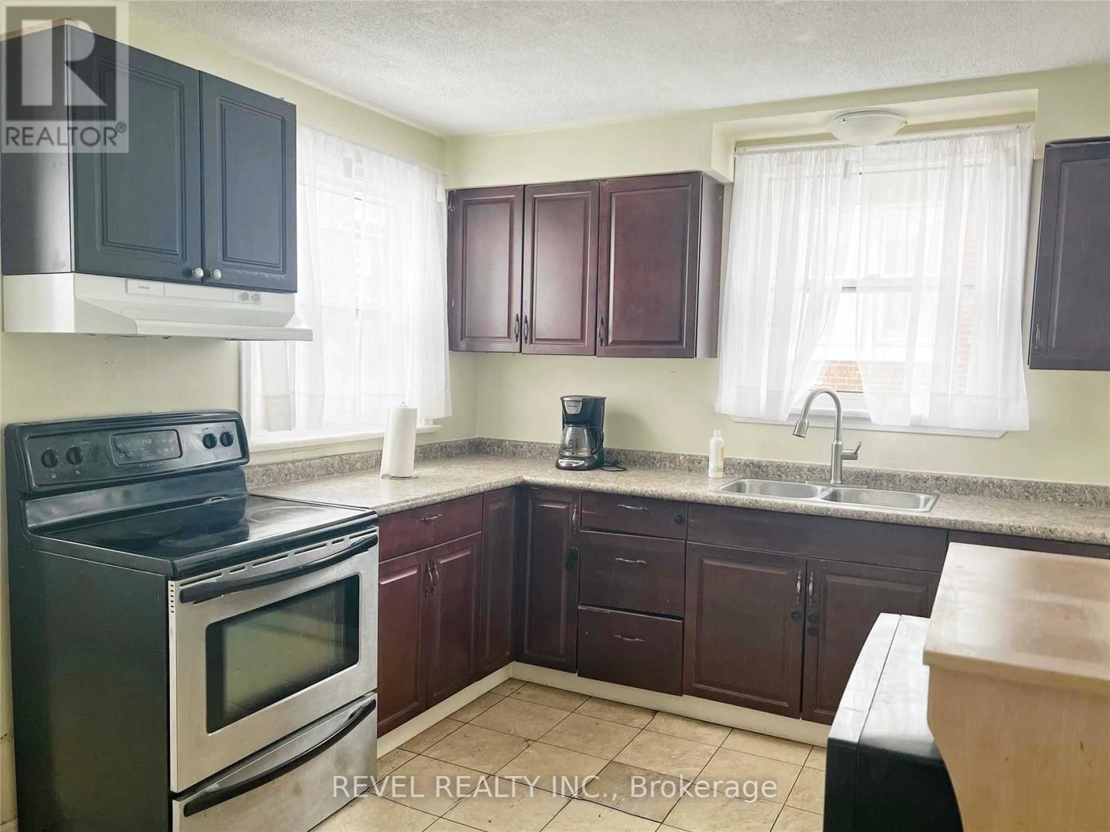 45 Fairbanks Street, Oshawa, Ontario  L1H 2L7 - Photo 4 - E12799866