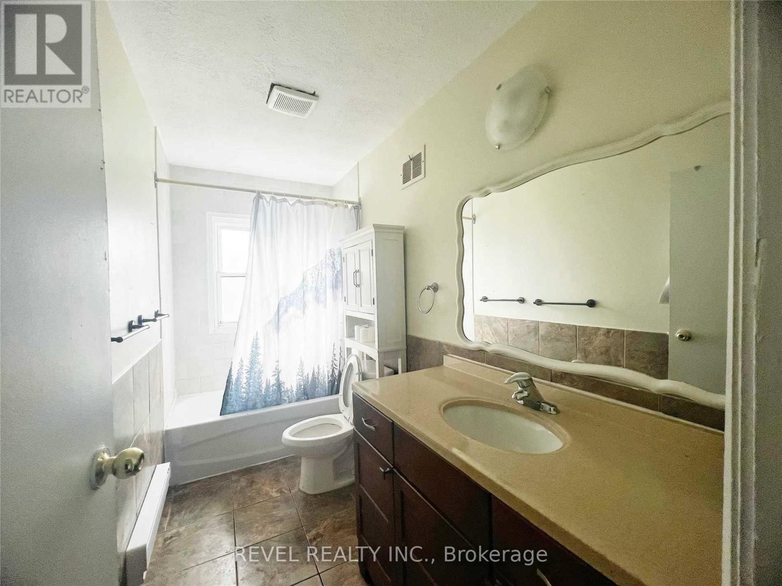 45 Fairbanks Street, Oshawa, Ontario  L1H 2L7 - Photo 7 - E12799866