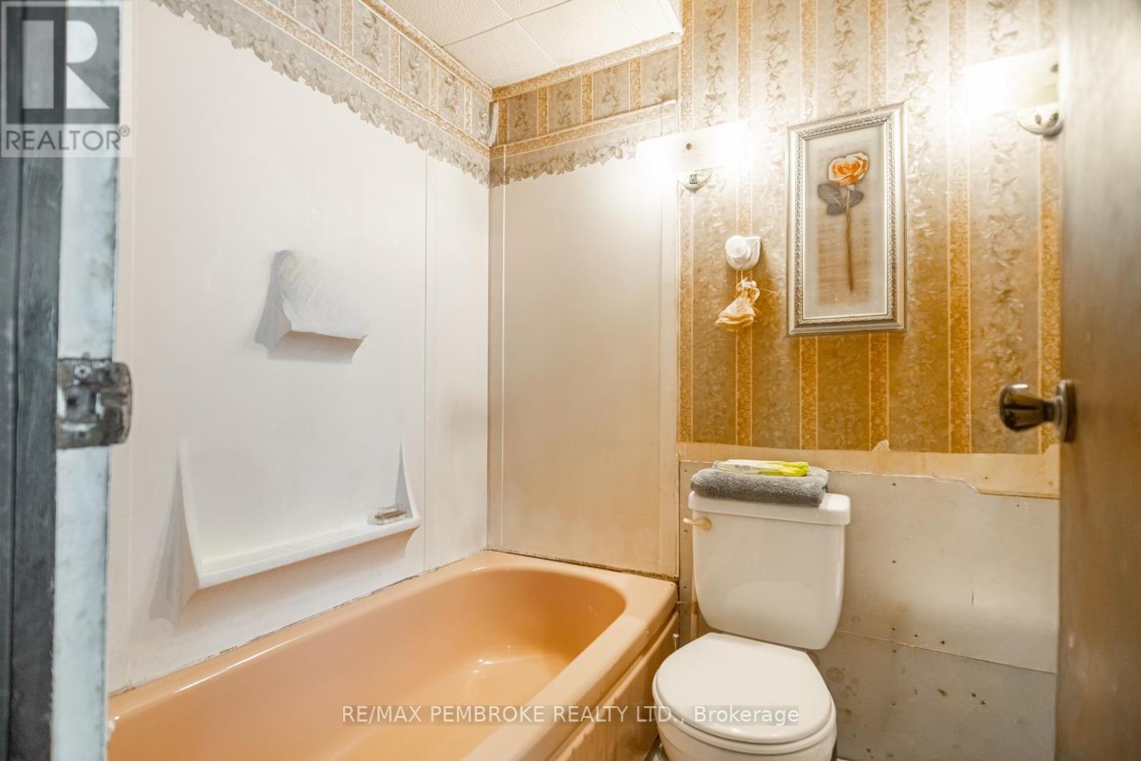 476 Airport Road, Petawawa, Ontario  K8A 6W7 - Photo 23 - X12799856