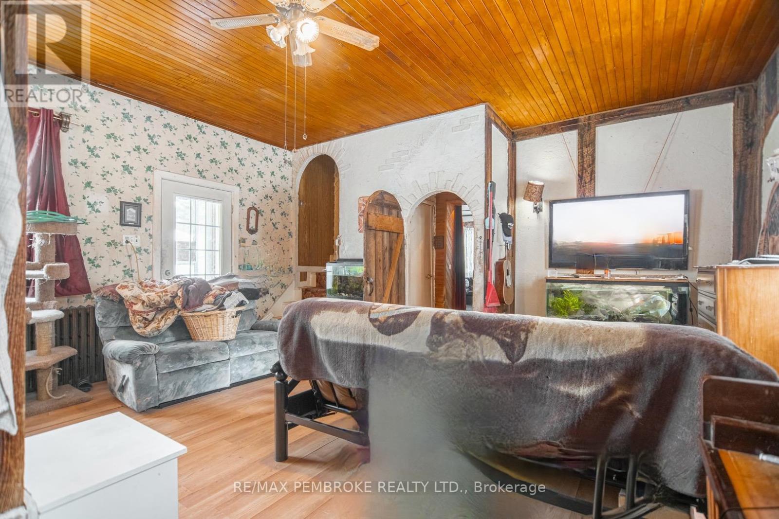 476 Airport Road, Petawawa, Ontario  K8A 6W7 - Photo 24 - X12799856