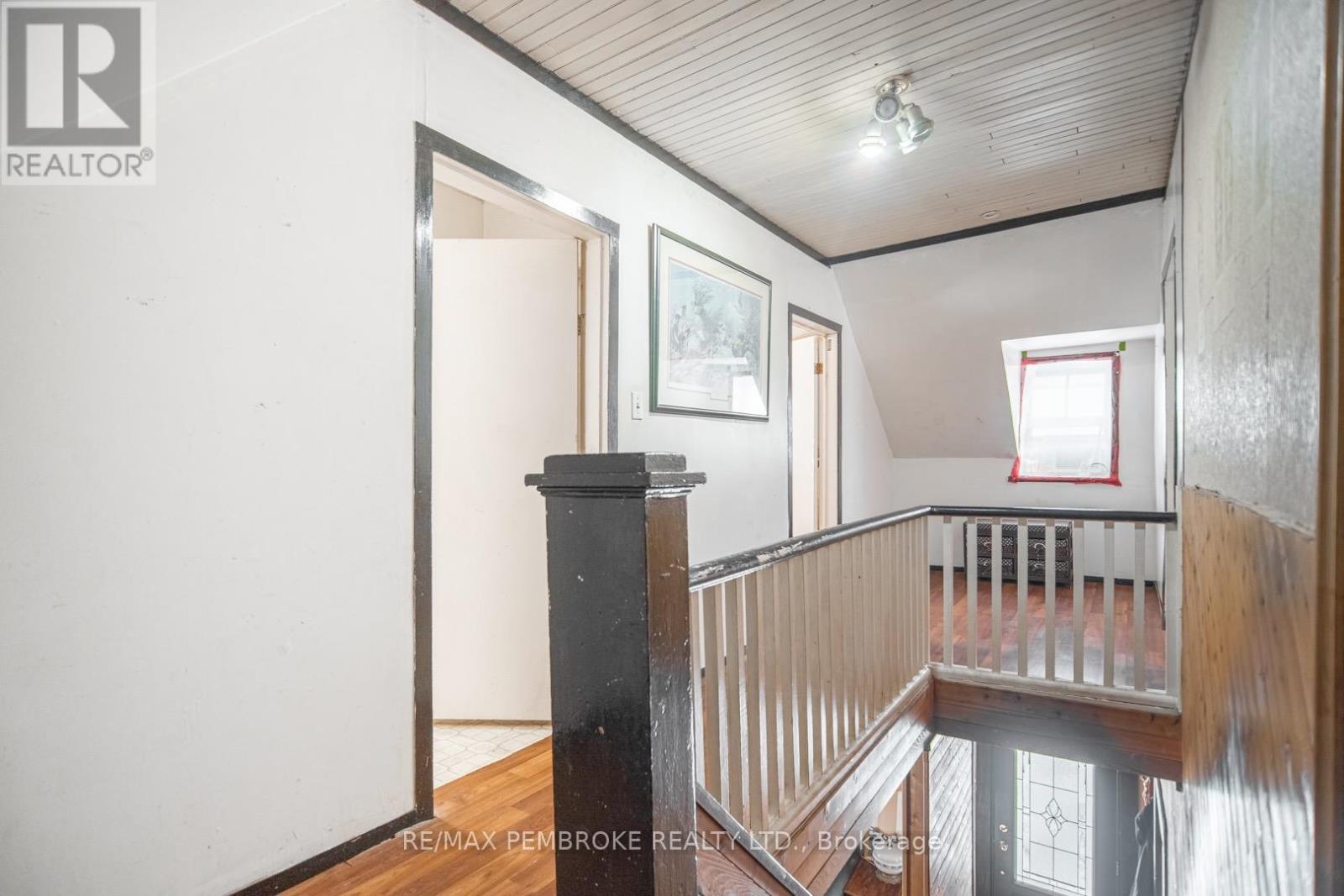 476 Airport Road, Petawawa, Ontario  K8A 6W7 - Photo 6 - X12799856