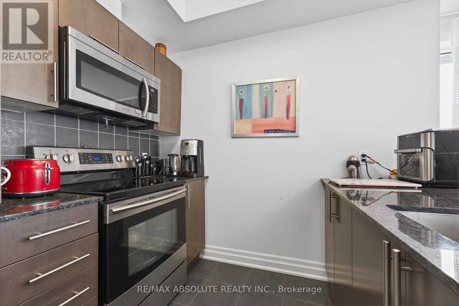 1209 - 90 Landry Street, Ottawa, Ontario  K1L 0A9 - Photo 6 - X12798470