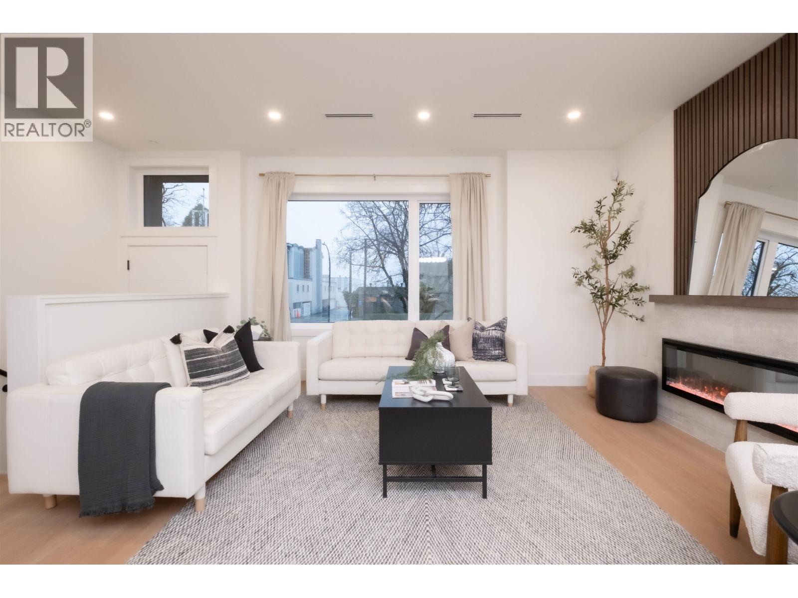 2 2667 E Pender Street, Vancouver, British Columbia  V5K 2B6 - Photo 4 - R3091270