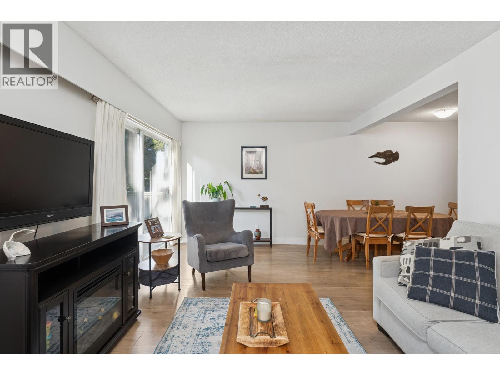 2060 Deep Cove Crescent, North Vancouver, British Columbia  V7G 1T2 - Photo 5 - R3091286