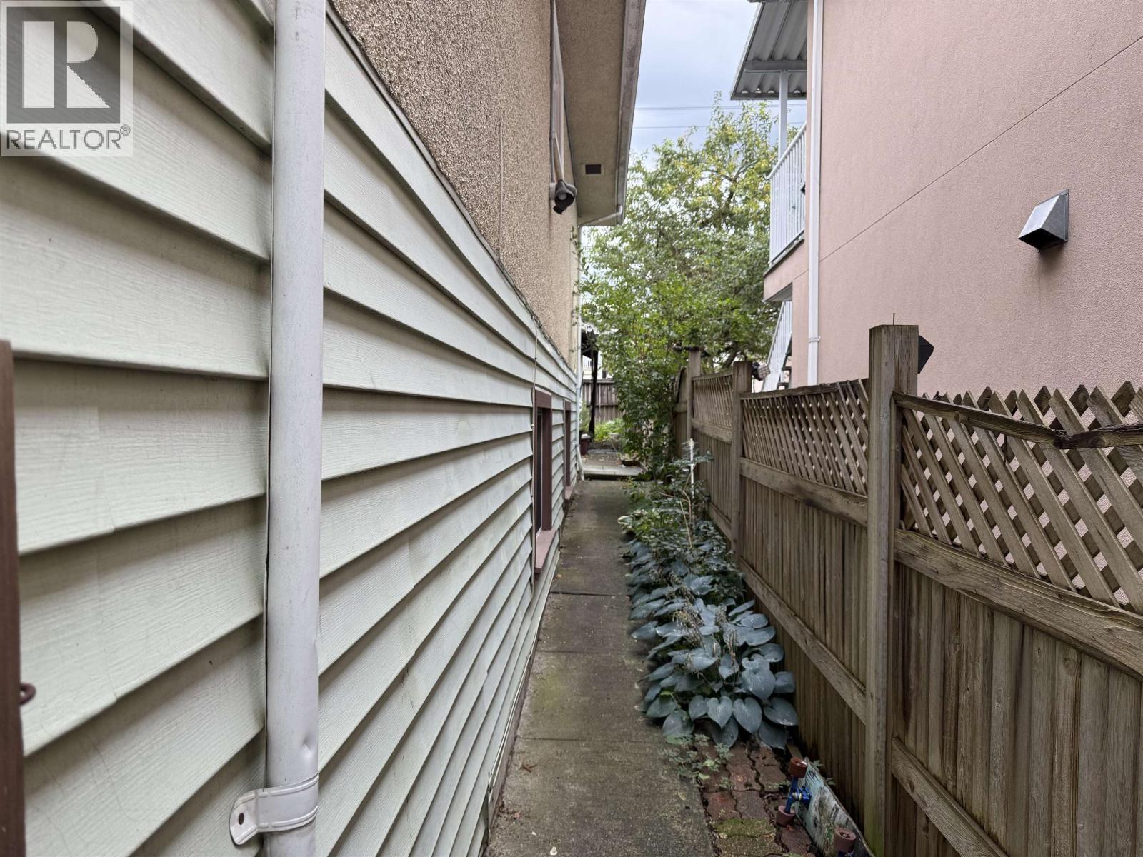 5828 Kerr Street, Vancouver, British Columbia  V5R 4C1 - Photo 33 - R3091305