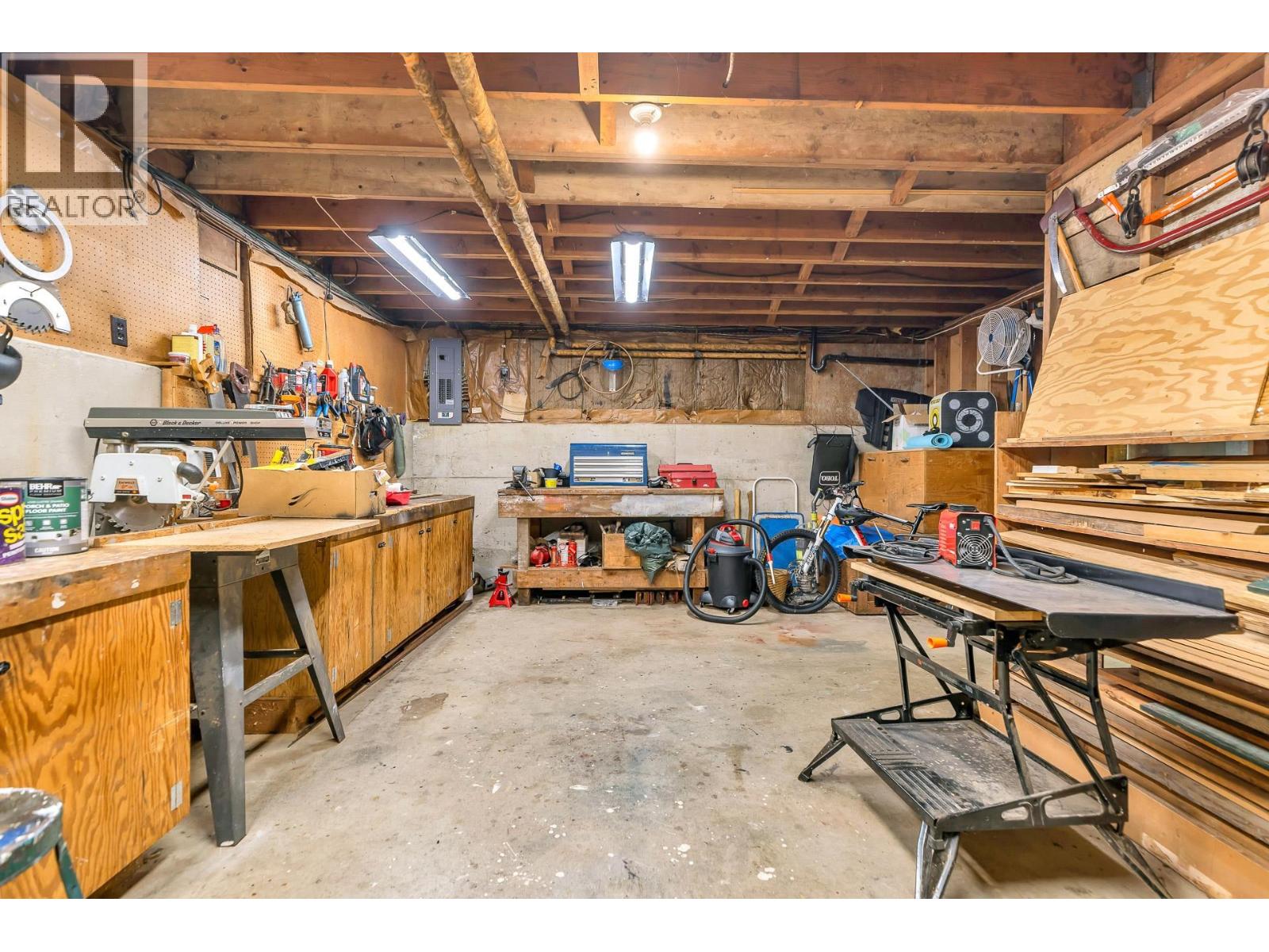 3088 Lazy A Street, Coquitlam, British Columbia  V3C 3N9 - Photo 33 - R3090540