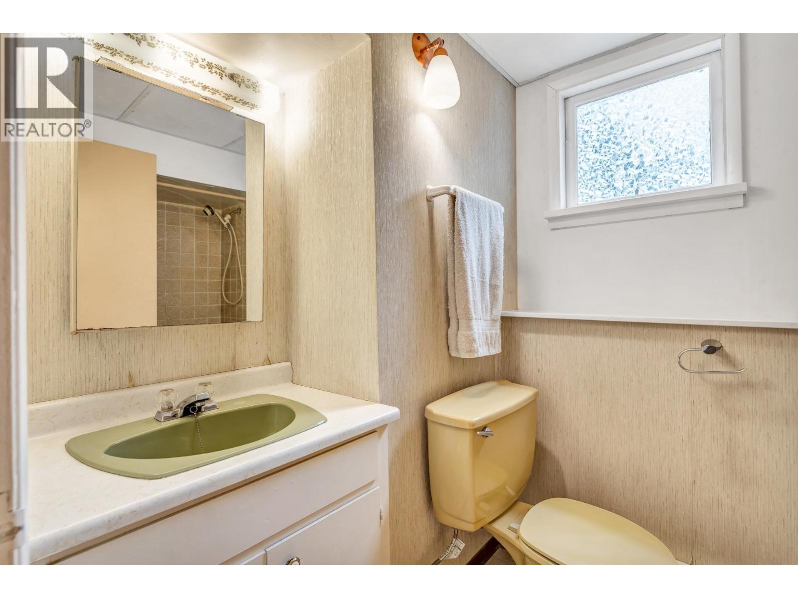 3088 Lazy A Street, Coquitlam, British Columbia  V3C 3N9 - Photo 31 - R3090540