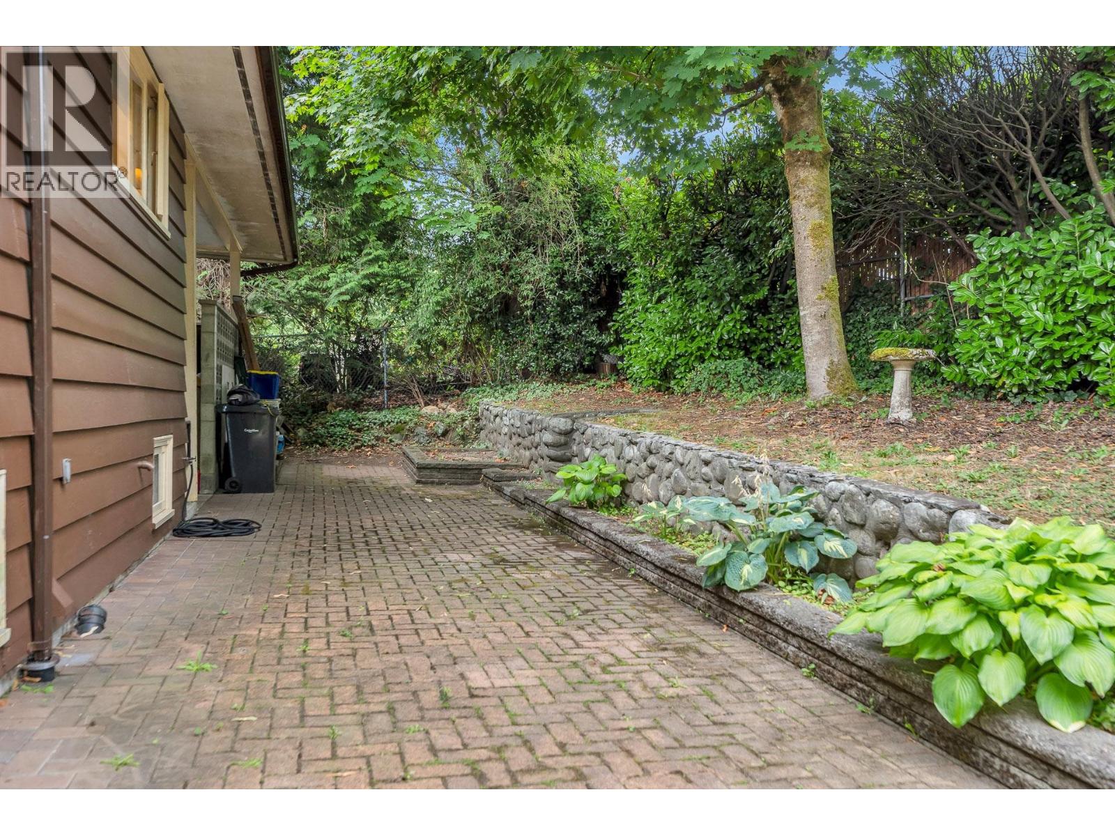 3088 Lazy A Street, Coquitlam, British Columbia  V3C 3N9 - Photo 38 - R3090540