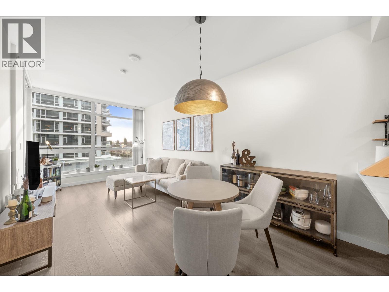 302 3333 Sexsmith Road, Richmond, British Columbia  V6X 0R7 - Photo 1 - R3091307