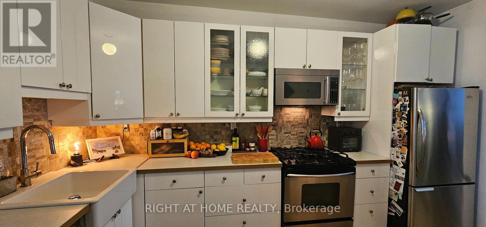 33 Foxley Street, Toronto, Ontario  M6J 1P9 - Photo 6 - C12799880