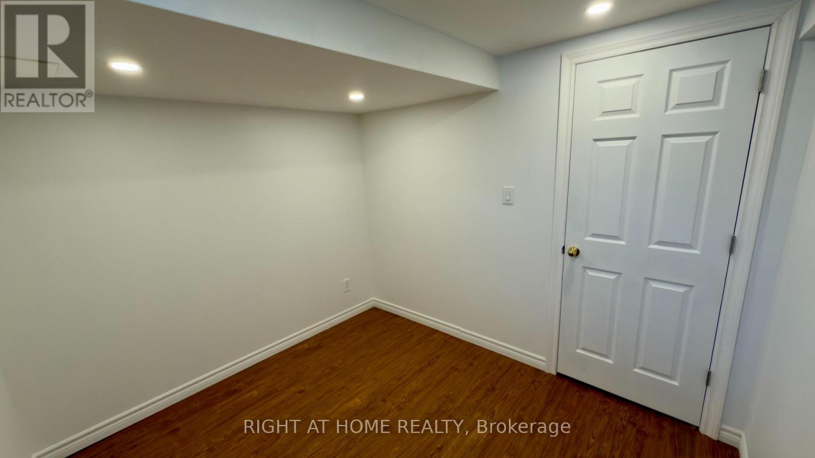 3801 Forest Bluff Crescent, Mississauga, Ontario  L5N 7T8 - Photo 35 - W12796446