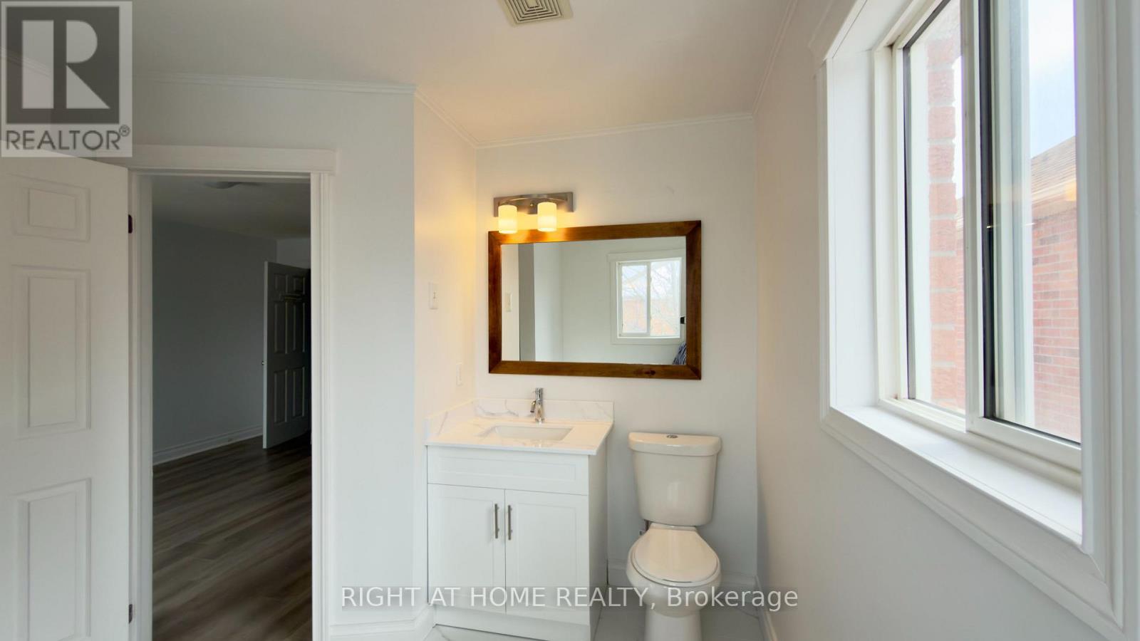 3801 Forest Bluff Crescent, Mississauga, Ontario  L5N 7T8 - Photo 27 - W12796446